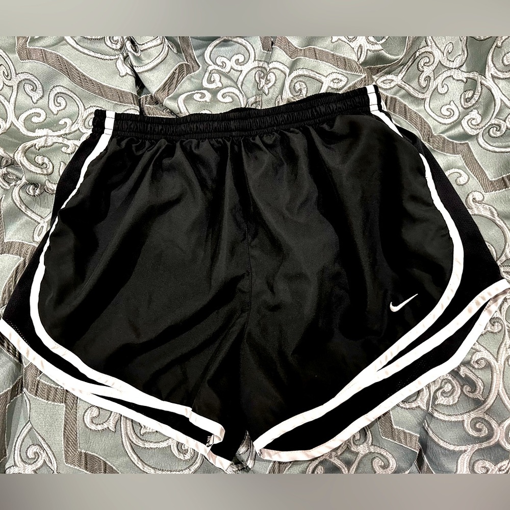 Black Nike shorts